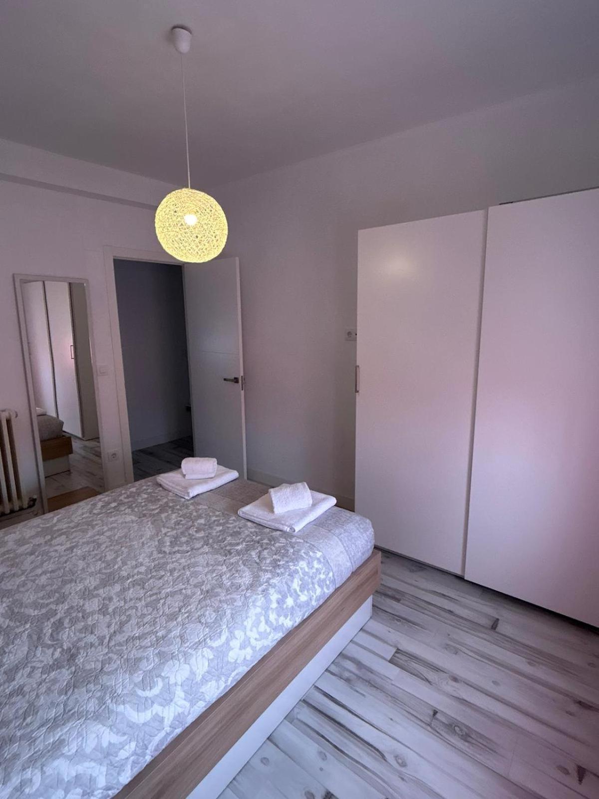 Apartamentos El Conde サント・ドミンゴ・デ・ラ・カルサーダ エクステリア 写真